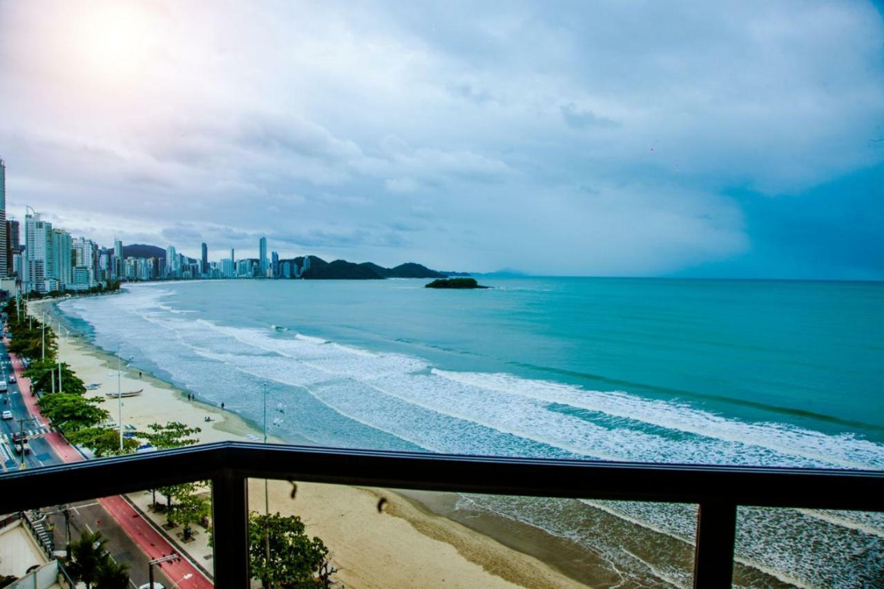 Apto Frente Mar Bal Camboriu Pe Na Areia Fantastica E Encantadora Vista Mar Balneario Camboriu Bagian luar foto